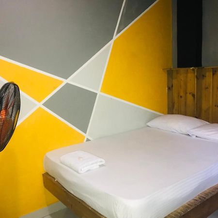 Alina Budget Hotel Кадувела Экстерьер фото