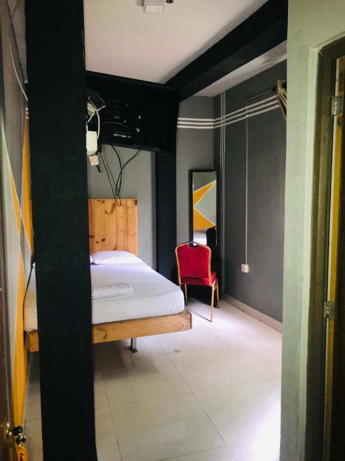 Alina Budget Hotel Кадувела Экстерьер фото