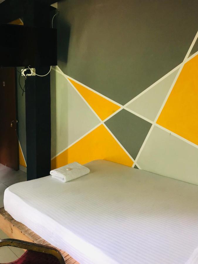 Alina Budget Hotel Кадувела Экстерьер фото