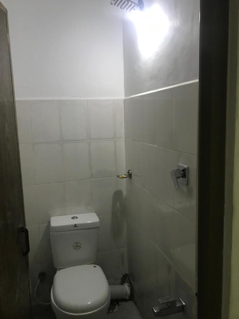 Alina Budget Hotel Кадувела Экстерьер фото
