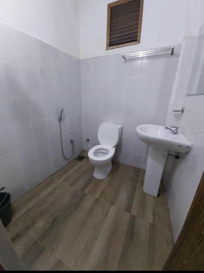 Alina Budget Hotel Кадувела Экстерьер фото