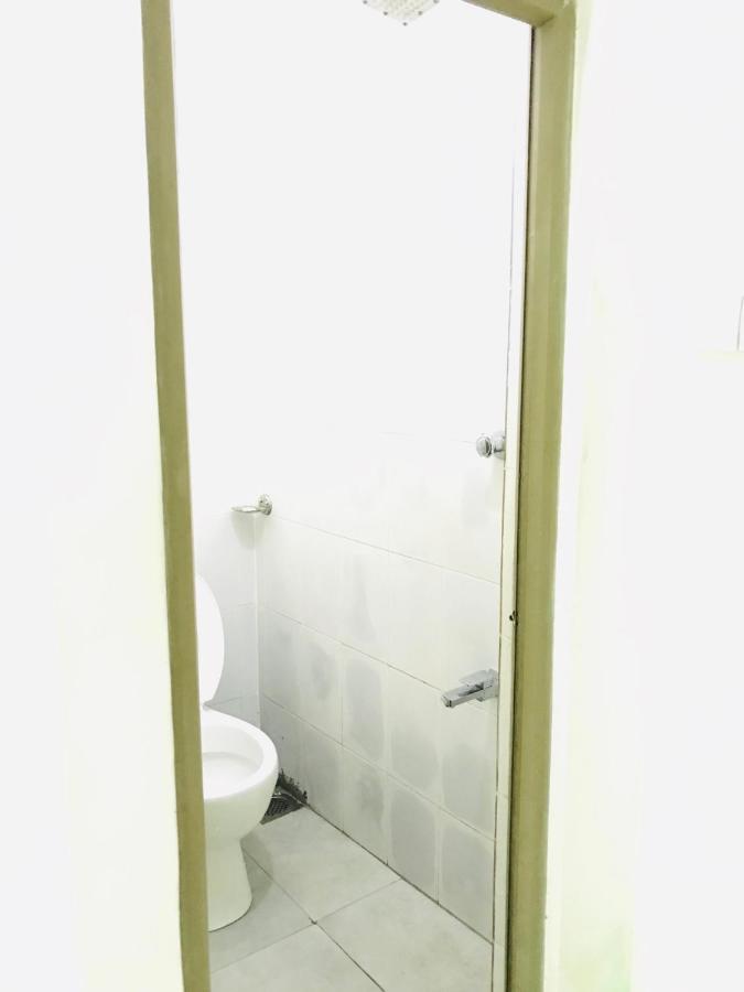 Alina Budget Hotel Кадувела Экстерьер фото